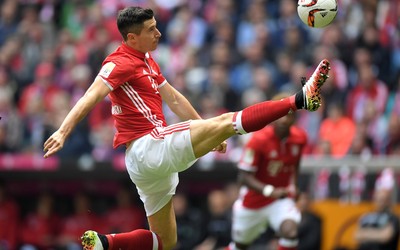 壹电竞动态-佩德里庆祝时跳起舞蹈