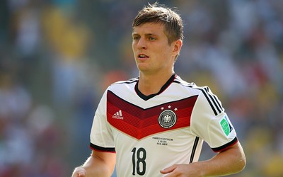 壹电竞热议-哈兰德国家队比赛赛后冰浴恢复